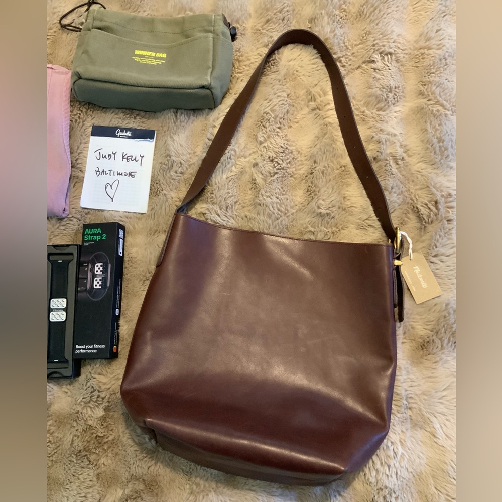 NWT Madewell The Essentials Bucket Leather Tote - Chocolate Raisin